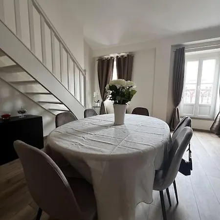 Very In Duplex Center Apartment