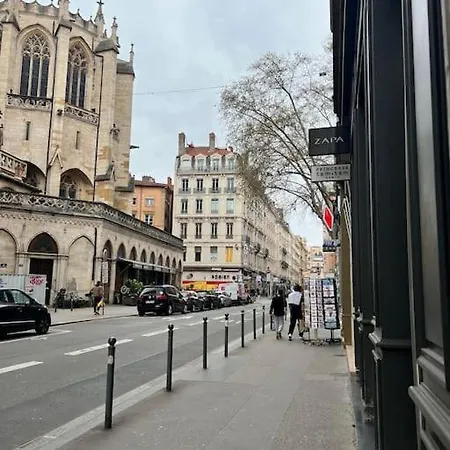 Very In Duplex Center Apartment