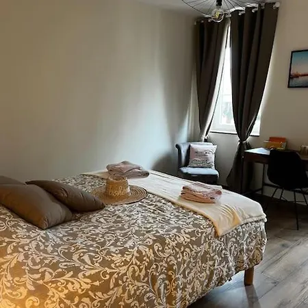 Very In Duplex Center *