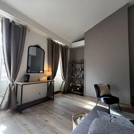 Very In Duplex Center *
