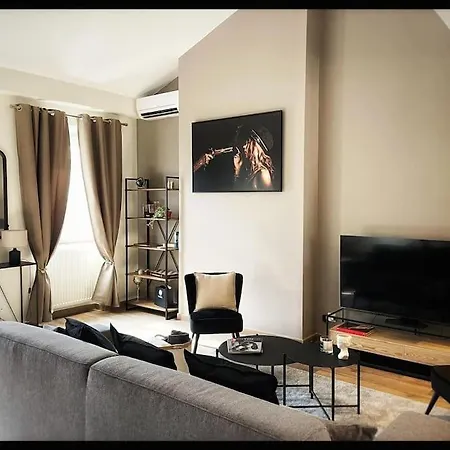 Very In Duplex Center *