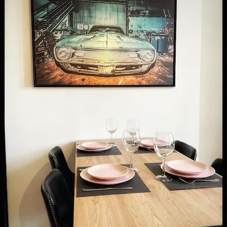 Very In Duplex Center