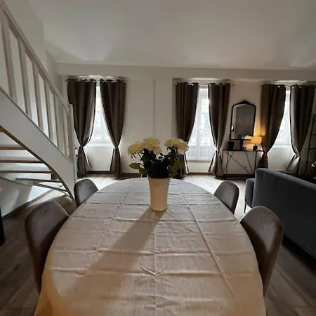 Very In Duplex Center *